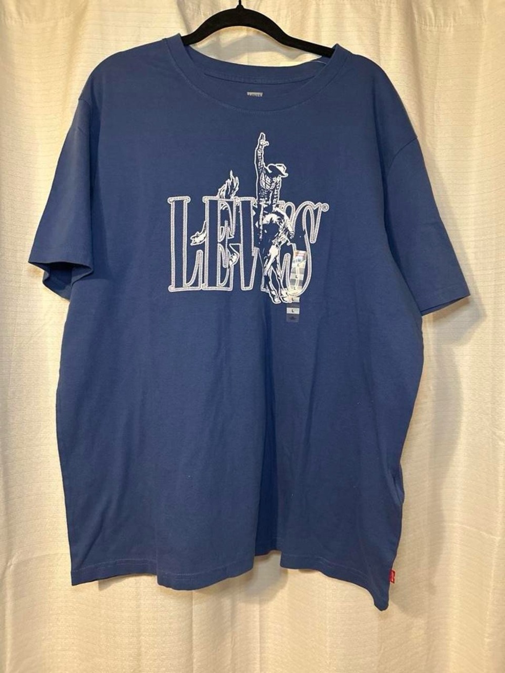 New with tags Levi cowboy tee size L